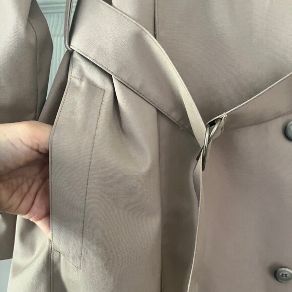 Vintage London Fog Tan Trench Rain  Zip wool lining/removable Women's Sz 12 P - Picture 2 of 14
